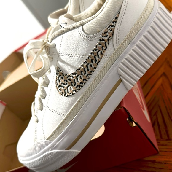 Nike Court Legacy Woman’s size 8 sneakers. - Picture 7 of 7
